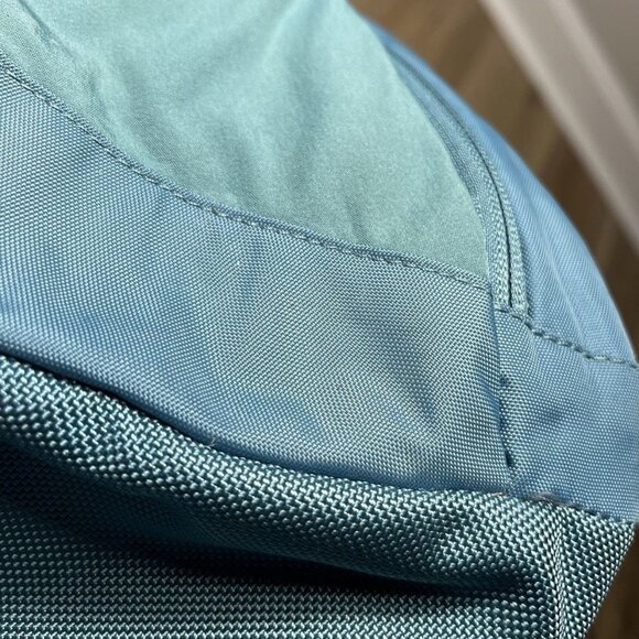 The North Face Surge Flex Vent Teal Laptop Backpack - Picture 10 of 16